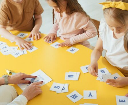 children learning the 5 skills of reading