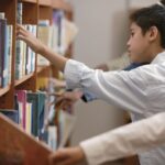 children discovering new books for their reading list