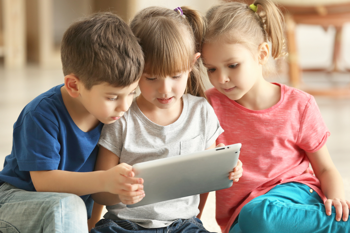 Wondering how e-readers and kids can work together? Get tips for balancing digital and traditional reading.