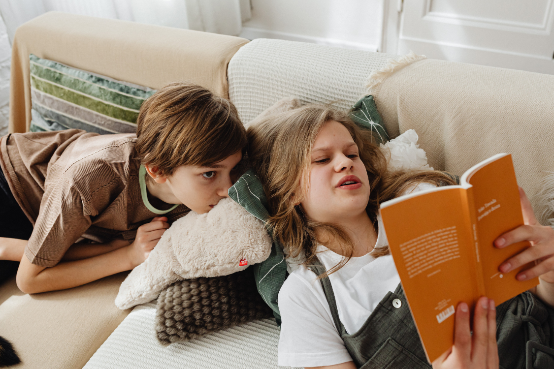Discover proven 15-minute reading routines backed by 2024-2025 research. Simple, effective strategies parents can use daily to build strong readers and vocabulary at home.