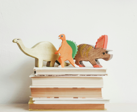 Discover the best dinosaur books for beginning readers that combine high-interest topics with controlled text, phonics practice, and nonfiction reading skills. Expert recommendations for parents.